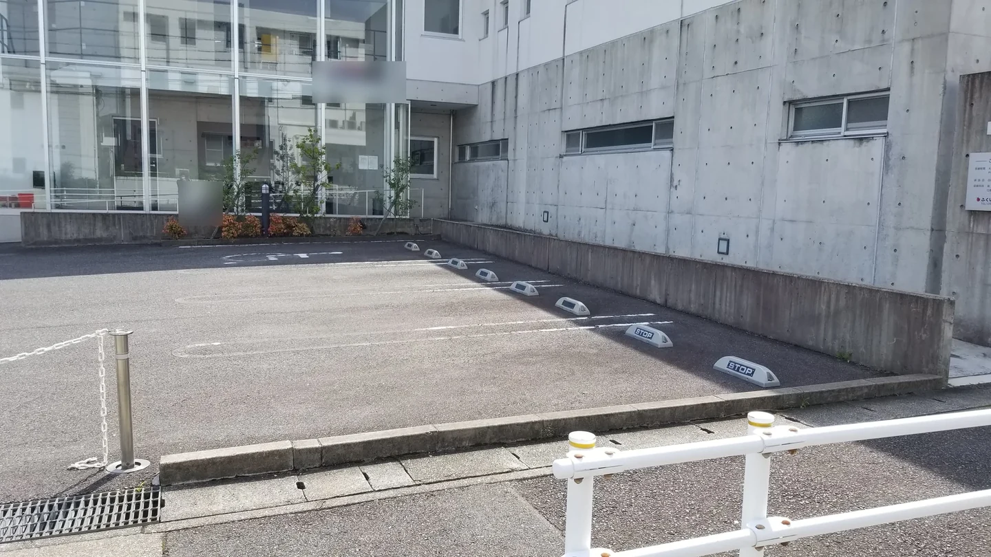 現地確認 3：立ち上がり基礎塗装の施工前